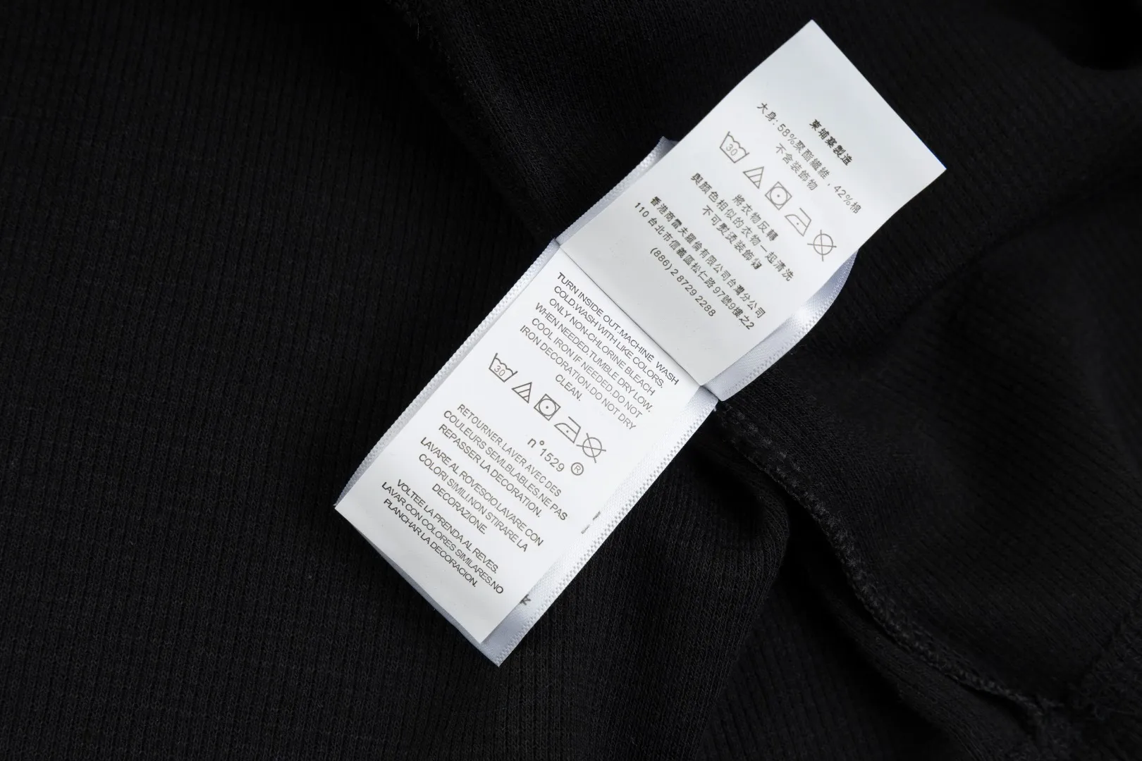 P196 #R79 Ralph Lauren/Ralph Lauren Waffle Henley Collar Open Button Sweater Exclusive Henry Collar Waffle Series Open Bust Sweater Exclusively customized with original grade waffle fabric, 100% cotton yarn imported machine-dyed weaving process, full texture, all collars, cuffs and hems are fixed and woven threads, full of high-quality quality, can be worn alone or matched, classic hot style Color Navy Blue Dark Gray Black White SIZE: S M L XL Shoulder width: 51.5/53/54.5/56 Bust: 108/112/116/120 Sleeve length: 60/61/62/63 Clothing length: 66.5/68/69.5/71